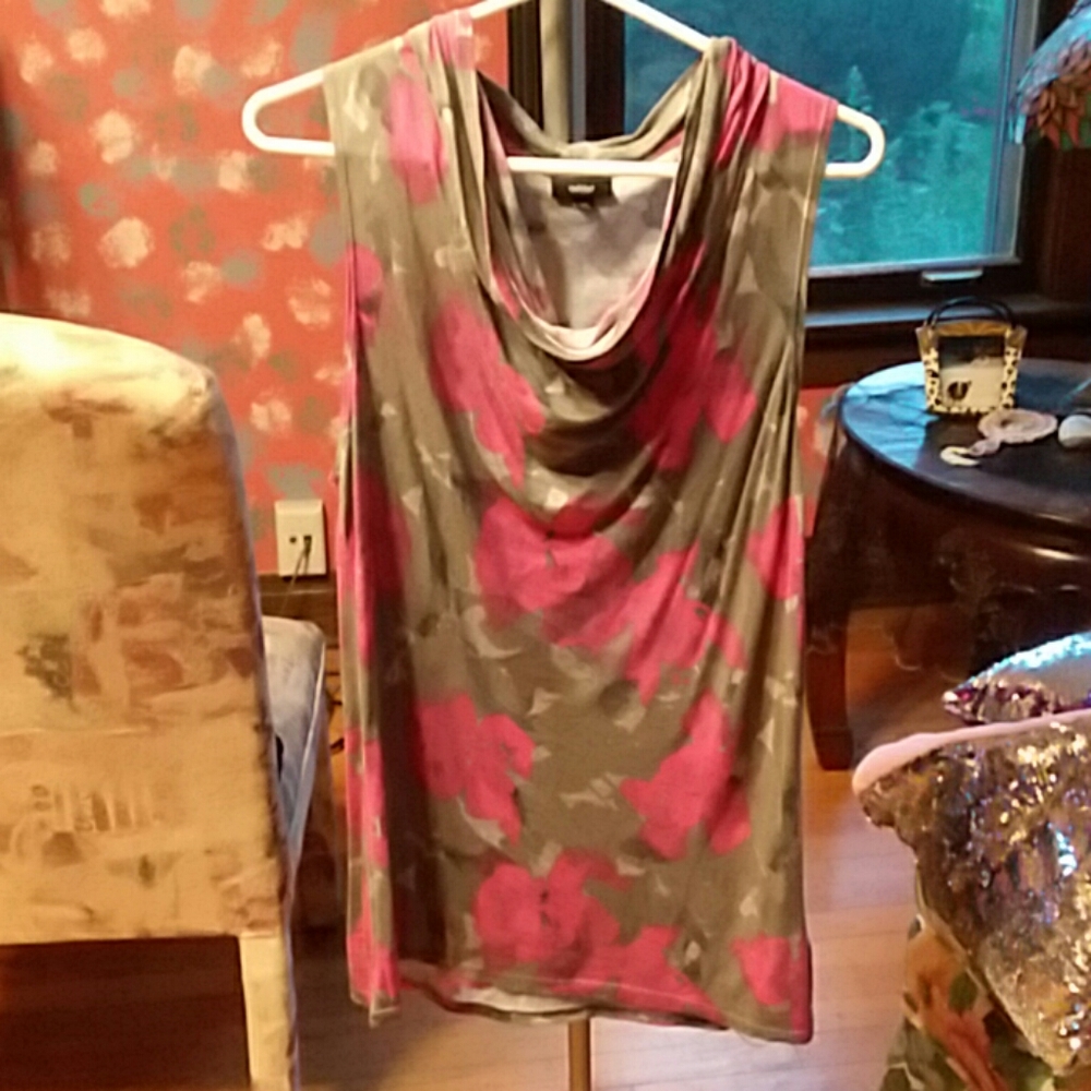 Gray & pink floral top